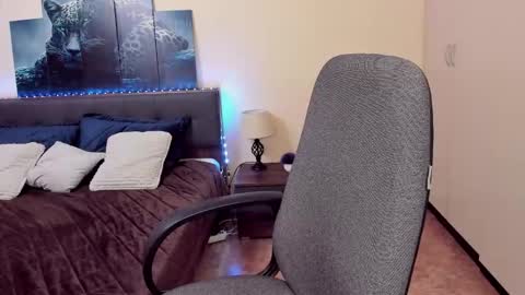 chaneljem online show from December 3, 2025, 9:18 am