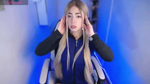 channel_blonde_a online show from November 7, 2025, 3:45 pm