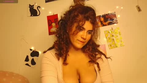 Snapshot of chantal_leon chatting on October 16, 2025, 3:40 am online show from October 16, 2025, 3:40 am