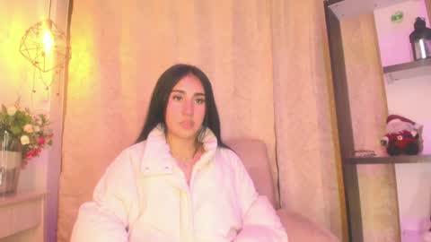 Snapshot of chantall_valkoba chatting on December 24, 2024, 6:33 am Chantall online show from December 24, 2024, 6:33 am