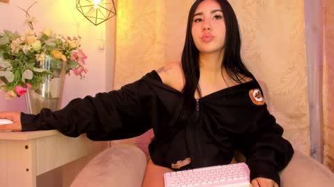 Snapshot of chantall_valkoba chatting on January 19, 2025, 10:17 am Chantall online show from January 19, 2025, 10:17 am