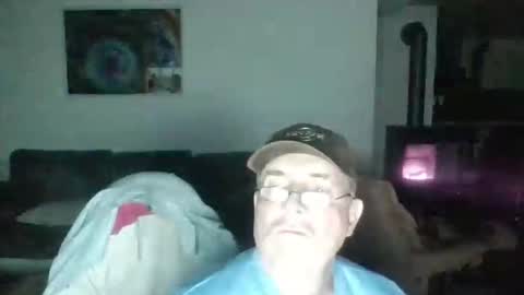 Snapshot of charles6064 chatting on December 19, 2025, 1:23 am charles6064 online show from December 19, 2025, 1:23 am