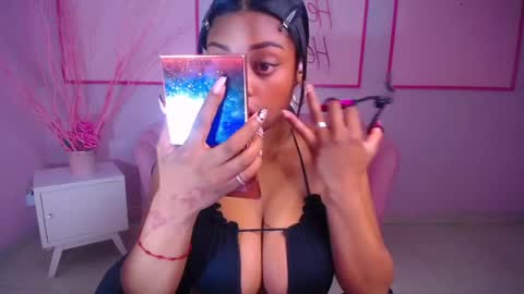 Snapshot of charlote_fun_a chatting on January 24, 2025, 10:32 am Charlote online show from January 24, 2025, 10:32 am