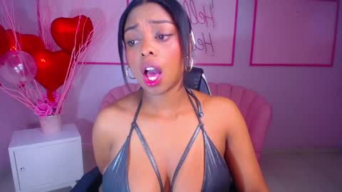 Snapshot of charlote_fun_a chatting on February 5, 2025, 10:30 am Charlote online show from February 5, 2025, 10:30 am