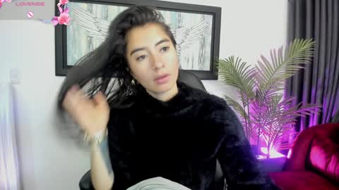 Snapshot of charlote_horny chatting on January 12, 2025, 11:39 am Charlote online show from January 12, 2025, 11:39 am
