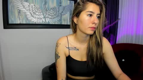 Snapshot of charlote_horny chatting on October 13, 2025, 11:32 am Charlote online show from October 13, 2025, 11:32 am