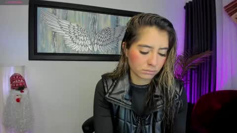 Charlote online show from November 22, 2025, 11:42 am