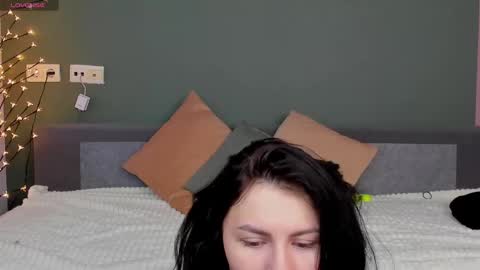 Snapshot of charlotte_daly chatting on February 10, 2025, 4:19 am Charlotte online show from February 10, 2025, 4:19 am