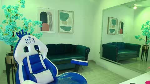 Snapshot of charlotte_etthan chatting on March 9, 2025, 6:50 am Charlotte online show from March 9, 2025, 6:50 am