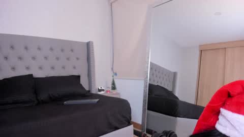 Snapshot of charlotte_harriz chatting on December 19, 2024, 8:56 am Charlotte online show from December 19, 2024, 8:56 am