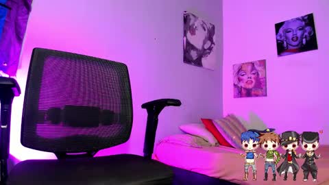 Snapshot of charlotte_joestar chatting on November 18, 2025, 9:25 am Charlie online show from November 18, 2025, 9:25 am