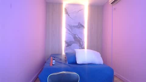 Snapshot of charlotte_love10 chatting on January 25, 2025, 2:58 pm CHARLOTTE online show from January 25, 2025, 2:58 pm