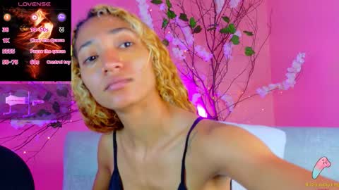 Snapshot of charlotte_love10 chatting on November 11, 2025, 11:32 am CHARLOTTE online show from November 11, 2025, 11:32 am