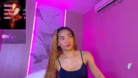 Snapshot of charlotte_love10 chatting on November 26, 2025, 12:06 pm CHARLOTTE online show from November 26, 2025, 12:06 pm