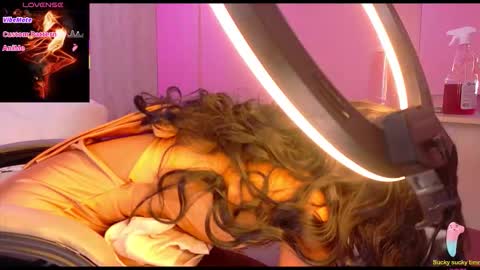 Snapshot of charlotte_love10 chatting on December 4, 2025, 12:14 pm CHARLOTTE online show from December 4, 2025, 12:14 pm