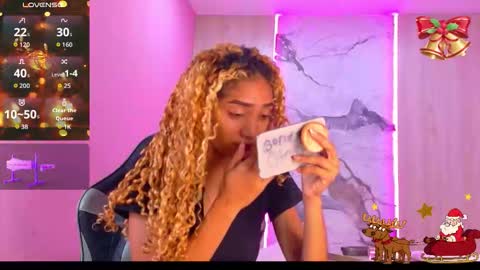 Snapshot of charlotte_love10 chatting on December 5, 2025, 12:25 pm CHARLOTTE online show from December 5, 2025, 12:25 pm