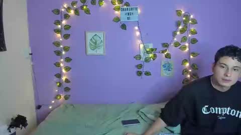 Snapshot of charlotte_queeen chatting on February 25, 2025, 12:47 am Charlotte online show from February 25, 2025, 12:47 am