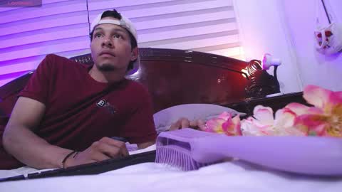 Charlotte   online show from December 1, 2025, 5:23 am