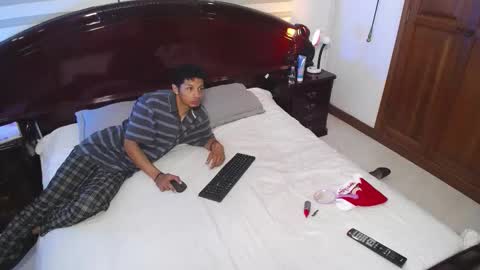 Charlotte   online show from December 14, 2025, 11:20 pm