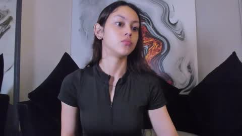 charlottegray_1 online show from November 19, 2025, 12:27 pm