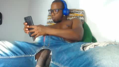 charly_vergonti_ online show from September 16, 2025, 1:39 am