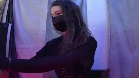 charly dest online show from October 6, 2025, 1:52 pm