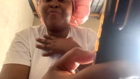 CharmainPhilly25 online show from November 21, 2025, 10:58 am