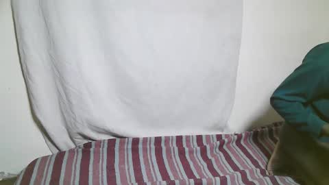 charmzboy online show from November 17, 2025, 3:45 am