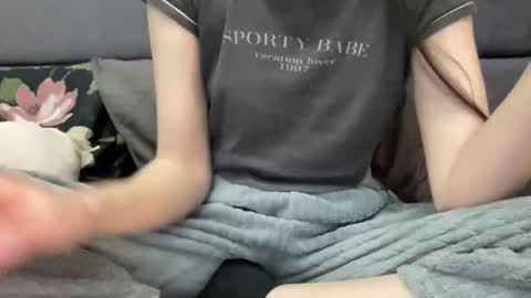 Snapshot of chase_vicky chatting on December 1, 2025, 12:15 am Vicky online show from December 1, 2025, 12:15 am