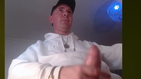 Snapshot of chazdiniro chatting on November 2, 2025, 8:11 pm chazdiniro online show from November 2, 2025, 8:11 pm