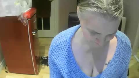 chealsiek online show from September 29, 2025, 1:00 am