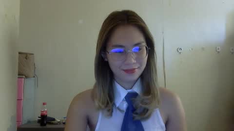 chelly4u69 online show from October 19, 2025, 4:35 am
