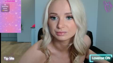 ChelseaBlonde online show from November 13, 2025, 3:33 pm