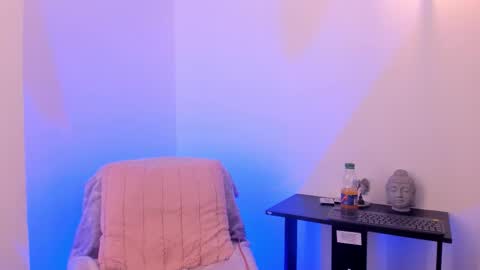 Chelsea  online show from November 18, 2025, 8:02 pm