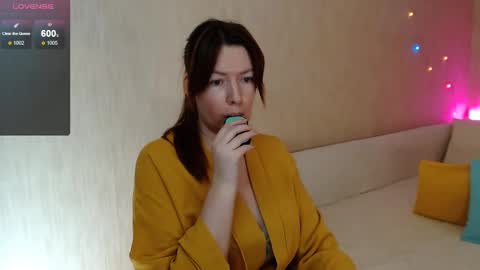 Snapshot of chelsey_rayne chatting on March 11, 2025, 8:53 pm Instagram faroffland online show from March 11, 2025, 8:53 pm