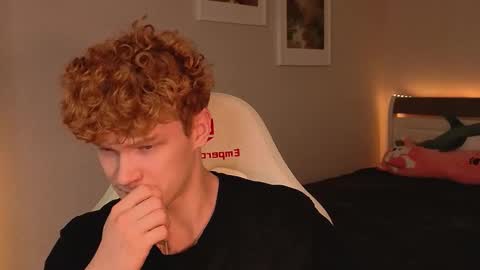 LUCASRYANPVT IS OPEN online show from November 25, 2025, 3:39 am