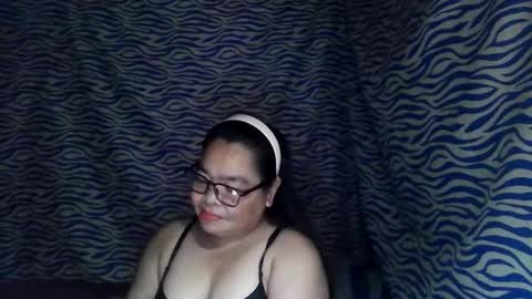 chenita_kits online show from December 1, 2025, 11:59 am