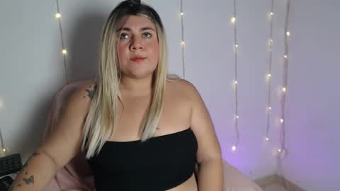 Snapshot of cherry_mia12 chatting on October 22, 2025, 11:37 pm mia online show from October 22, 2025, 11:37 pm