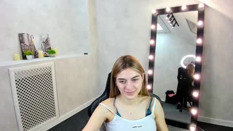 cherry_pr1ce online show from December 19, 2024, 1:07 am