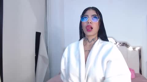 Sussan Cherry  online show from September 26, 2025, 4:05 am