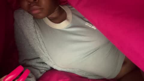 cherryb online show from February 22, 2025, 2:39 am