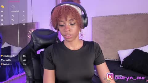 Snapshot of cherrybr_ chatting on December 3, 2024, 6:38 pm Cherry Lady online show from December 3, 2024, 6:38 pm