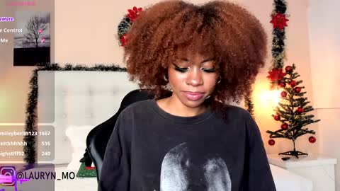 Snapshot of cherrybr_ chatting on December 27, 2024, 4:04 am Cherry Lady online show from December 27, 2024, 4:04 am