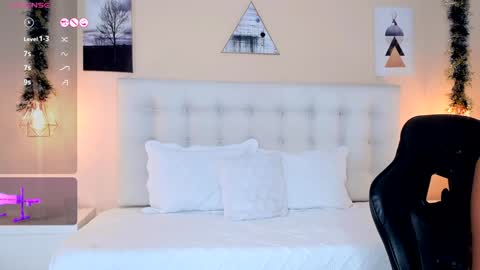 Snapshot of cherrybr_ chatting on January 17, 2025, 12:20 am Cherry Lady online show from January 17, 2025, 12:20 am