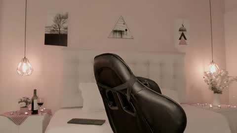 Snapshot of cherrybr_ chatting on February 14, 2025, 7:02 pm Cherry Lady online show from February 14, 2025, 7:02 pm