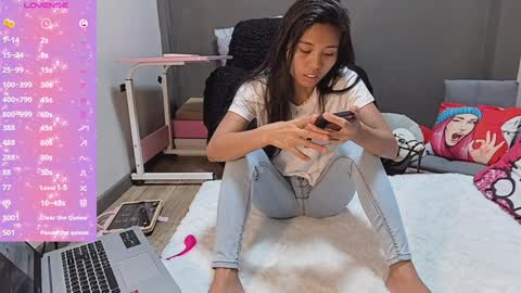Snapshot of cherrycreme chatting on February 4, 2025, 5:21 am Cherry online show from February 4, 2025, 5:21 am