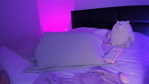 Morfy online show from November 10, 2025, 8:41 pm