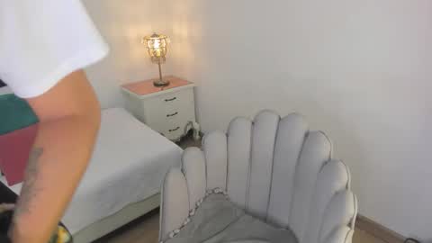 Cherry online show from October 19, 2025, 1:01 pm