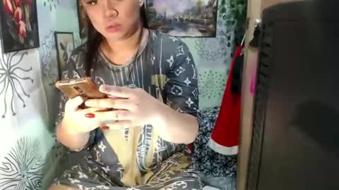 Snapshot of chescahotxxxl chatting on December 11, 2024, 12:23 pm chescahotxxxl online show from December 11, 2024, 12:23 pm