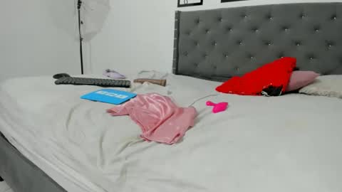 Snapshot of chey_petite chatting on November 7, 2025, 2:22 am chey_petite online show from November 7, 2025, 2:22 am